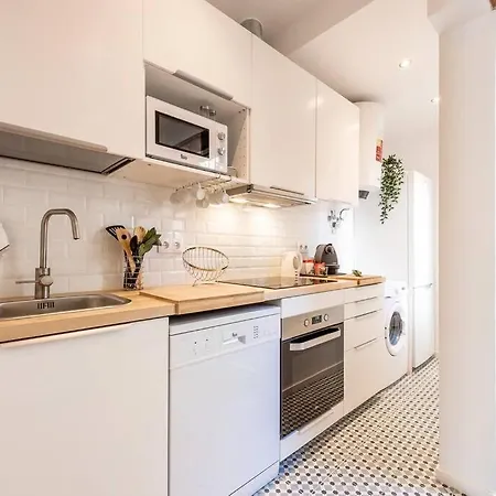 Apartment Cozy 1 Bedroom With Patio