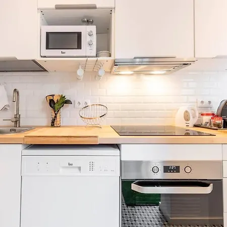 Apartment Cozy 1 Bedroom With Patio *